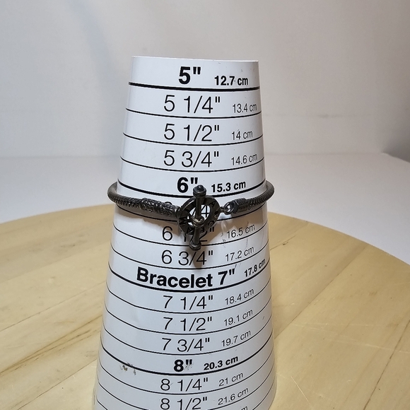 Chamilia Sterling silver 925 snake chain toggle clasp charm bracelet & 5 Charms - Picture 9 of 10